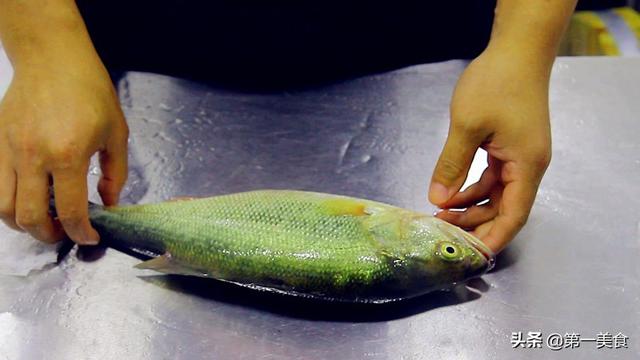厨师长分享松鼠鲈鱼视频教程，酸酸甜甜外焦里嫩的技巧，一看就会