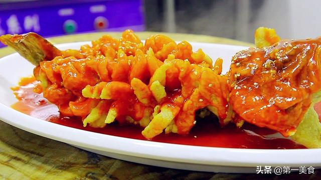 厨师长分享松鼠鲈鱼视频教程，酸酸甜甜外焦里嫩的技巧，一看就会