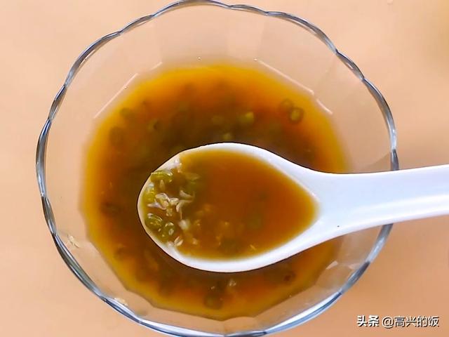 绿豆汤的正确做法，牢记3个窍门，半小时快速泡发绿豆，真消暑