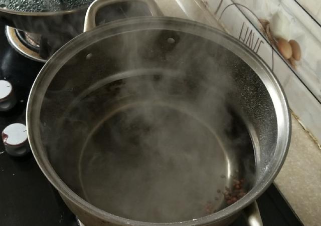 传统腌制酸豆角的方法，比例很重要，酸辣开胃超下饭