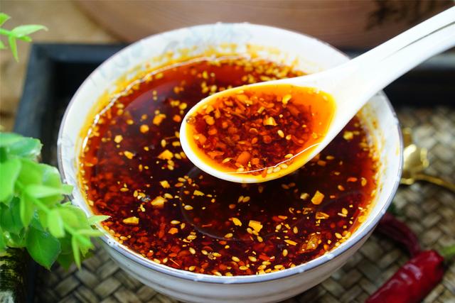 做辣椒油想好吃，不是直接泼油那么简单，家用万能做法，香辣味美