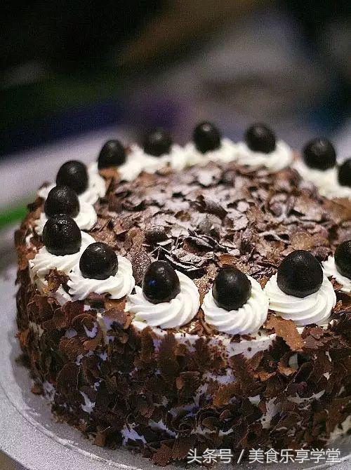 黑森林蛋糕的详细制作方法，值得收藏！
