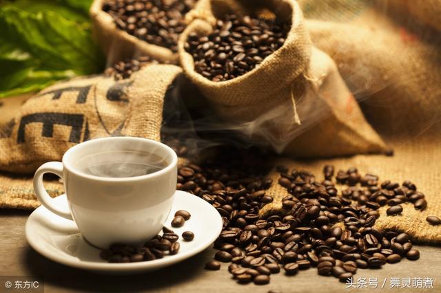 很多人喝咖啡喜欢加糖放咖啡伴侣，你认为的咖啡“搭档”真的好吗