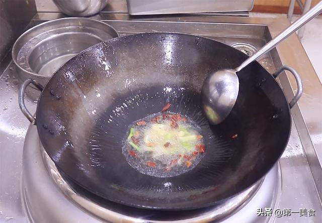 干煸孜然花菜不滑油直接炒，厨师长分享技巧，清脆入味还不出水