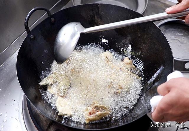 飘香鱼片家常做法，厨师长教你上浆技巧，鱼片鲜嫩Q弹，香辣爽口