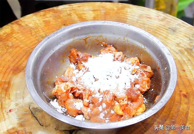 厨师长分享辣子鸡的做法和腌制配方，鸡块香辣入味，外酥里嫩