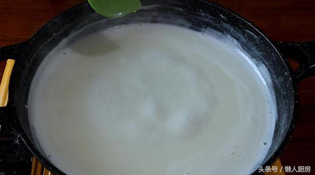 手把手教你自己在家熬炼乳，告诉你牛奶和糖的比例，简单易学