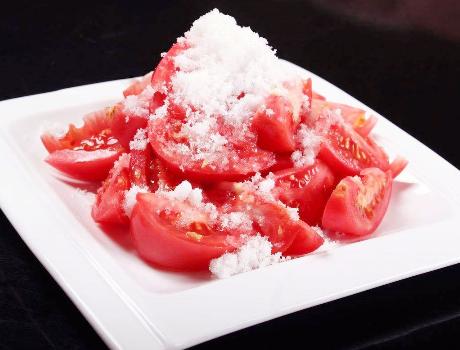 饭店做的糖拌西红柿为啥好吃？原来不只要放糖，教你正确做法