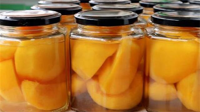 教你在家做黄桃罐头，一次买20斤黄桃做起来，吃一年不怕坏