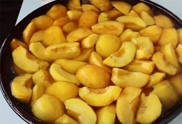 教你在家做黄桃罐头，一次买20斤黄桃做起来，吃一年不怕坏