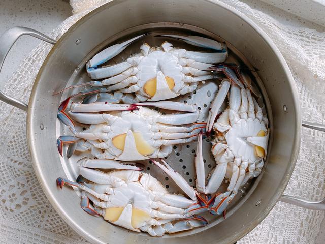 8月，梭子蟹的季节，这样做最好吃，不流黄，腥味少肉质鲜甜紧实