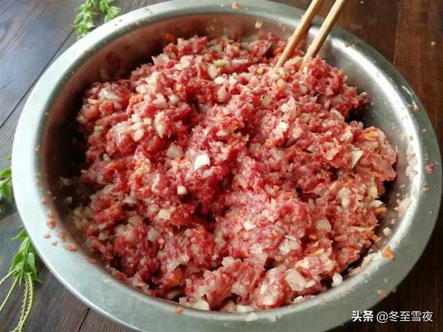天上龙肉，地上驴肉，手把手教你驴肉馅蒸饺的做法，鲜香味美