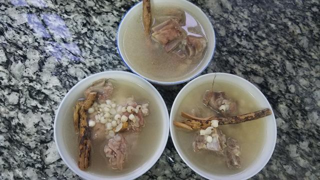 夏天广东人最爱这煲汤，营养好喝又祛湿，做法跟材料都很简单