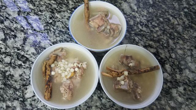 夏天广东人最爱这煲汤，营养好喝又祛湿，做法跟材料都很简单