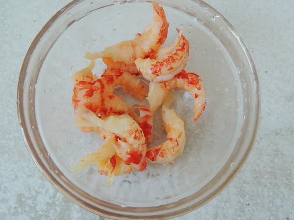 龙虾冷冻保存时，别直接放冰箱，这样做，吃着和鲜的一样好吃