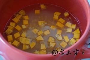 南瓜玉米粥的做法,南瓜玉米粥的家常做法