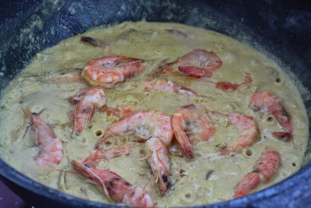 好吃到舔盘的泰式咖喱虾，轻松几步在家就能做出来，异国风味十足