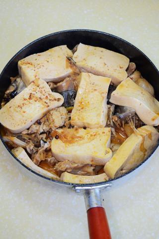 安康鱼炖豆腐的做法,安康鱼炖豆腐的家常做法