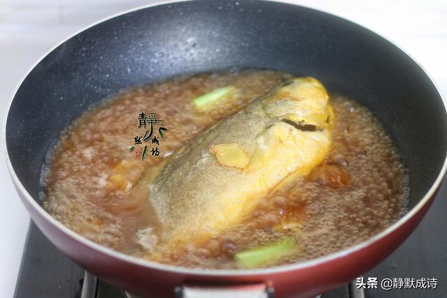 春节家宴没它不成席，黄花鱼这么做，比带鱼都受欢迎，好吃又解馋