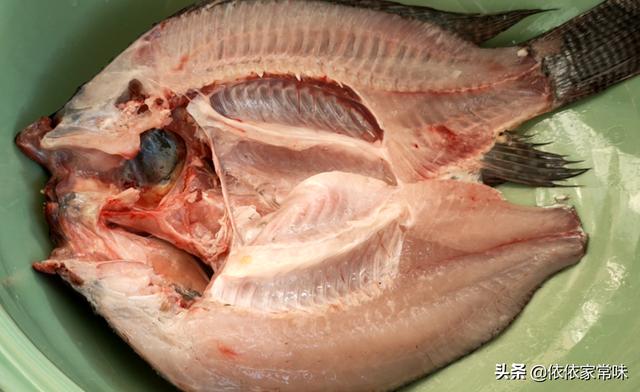 正宗腌腊鱼的传统做法，配料简单味道足，保存时间越久吃起来越香
