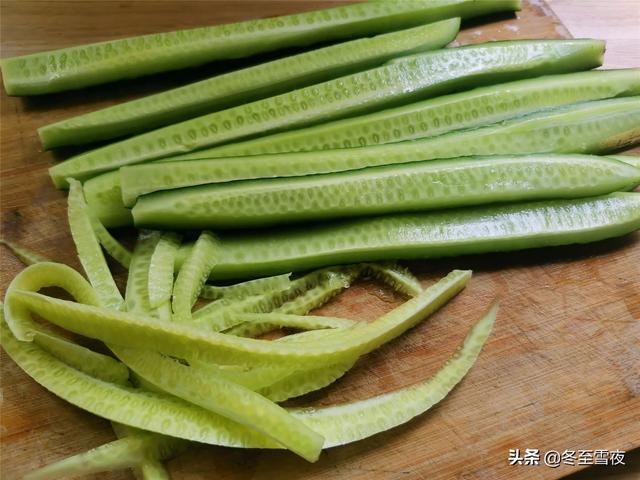 用了几十年的腌黄瓜做法，2小时就能吃，颜色翠绿，口感爽脆