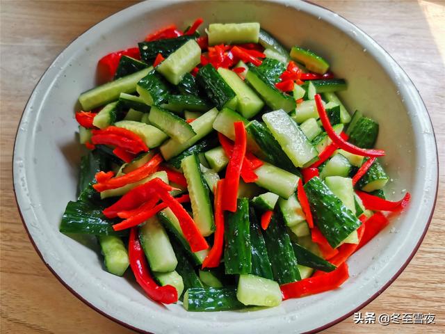 用了几十年的腌黄瓜做法，2小时就能吃，颜色翠绿，口感爽脆