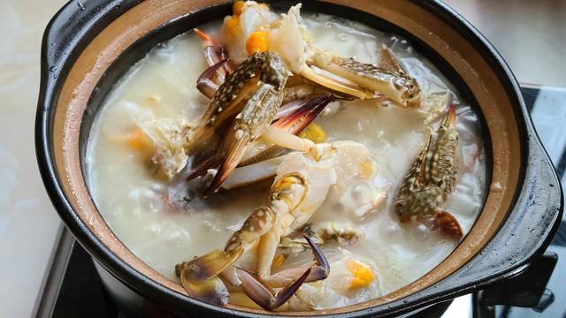螃蟹的家常做法，味道鲜美又营养，做法跟材料很简单