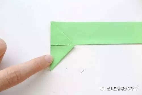幼儿园亲子手工之端午折纸：折一纸龙舟与粽子，做节日的应景之作