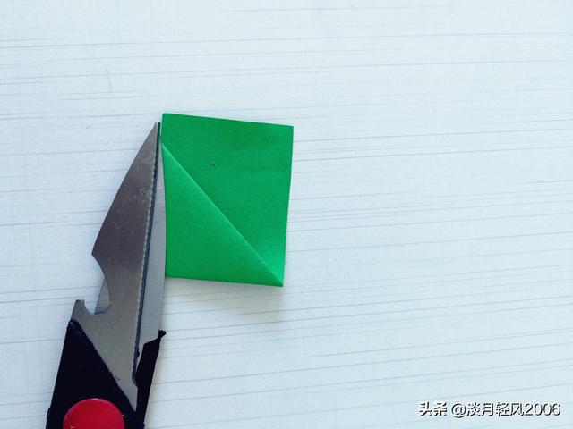 端午节手工，折纸粽子教程，一张纸条折一个粽子的方法，简单易学