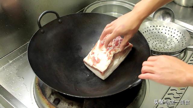 扣肉怎么做好吃?厨师长教你详细技巧，肉汁四溢，肥而不腻