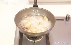 还在用土豆烧黄焖鸡吗？试一试栗子黄焖鸡，营养又美味