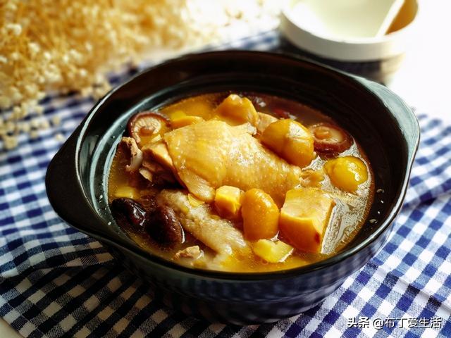 板栗煲鸡汤是绝配，掌握7个诀窍，汤鲜味美好喝不腻，秋冬要常喝