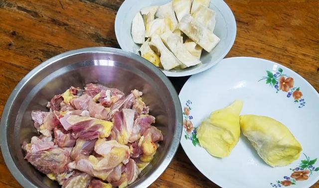 榴莲炖鸡，原来这么好吃，广东的一道名菜，做法简单又营养
