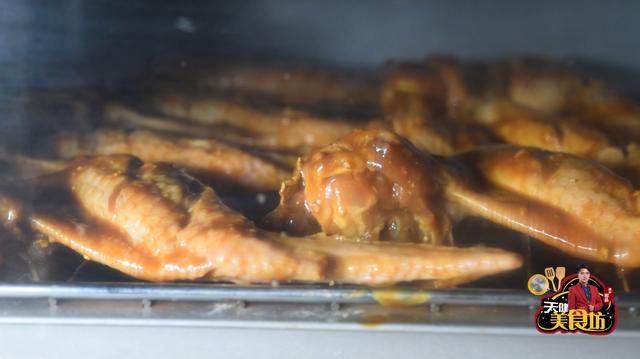 烤箱烤鸡翅最好吃的做法，简单美味外香里嫩，看看你喜欢吃不？