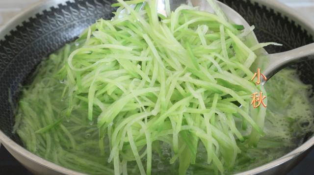水晶饺：用一种蔬菜能做3种颜色，个个晶莹剔透，家里孩子都喜欢