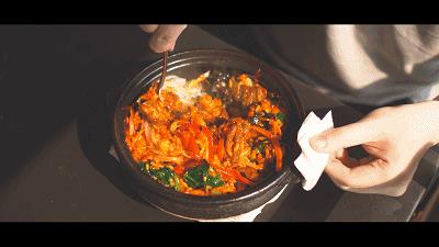 最正宗的韩国石锅拌饭做法！自制拌饭酱，出锅比外面饭店还好吃！