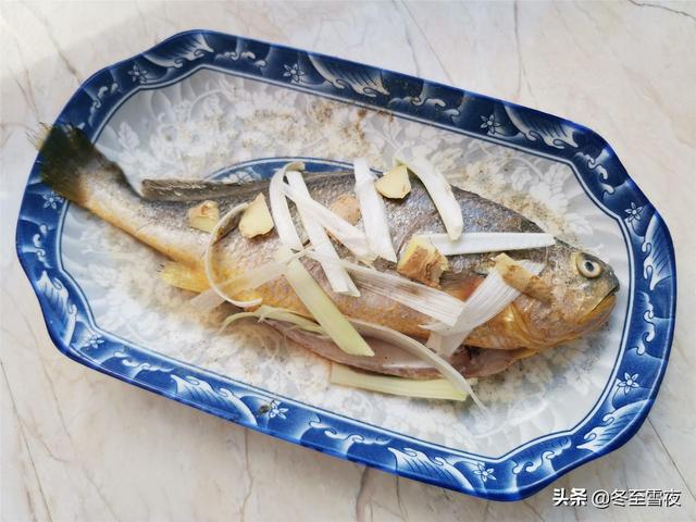 黄花鱼怎样做好吃，教你酸甜开胃的糖醋鱼做法，糖醋汁详细比例
