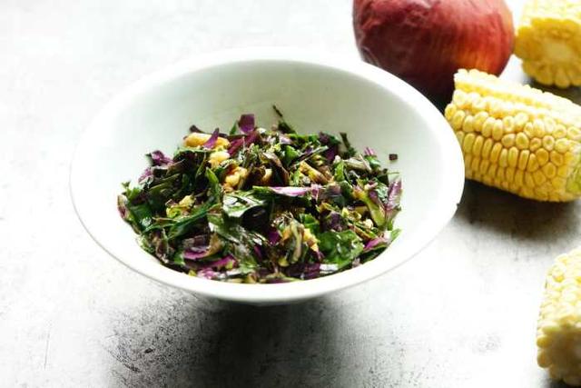 新型保健蔬菜紫背菜，凉拌一下，清凉下火