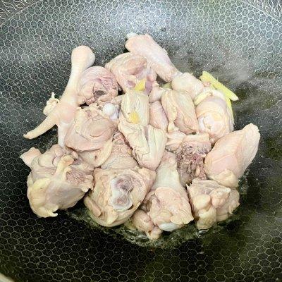 红菇鸡汤+蒜蓉蒸娃娃菜+南瓜杂粮饭