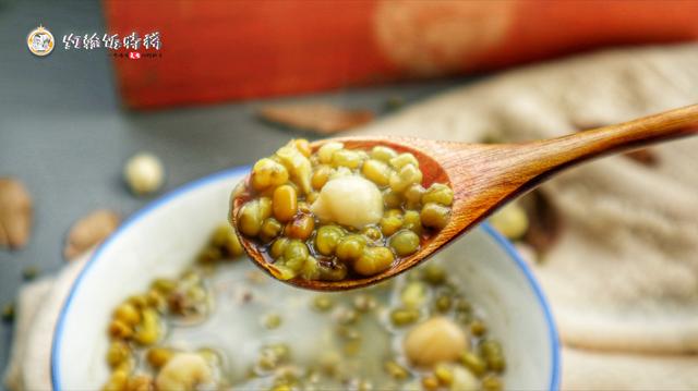 如何熬出颜色碧绿的绿豆汤？记住这3点，15分钟酥烂开花，一锅绿