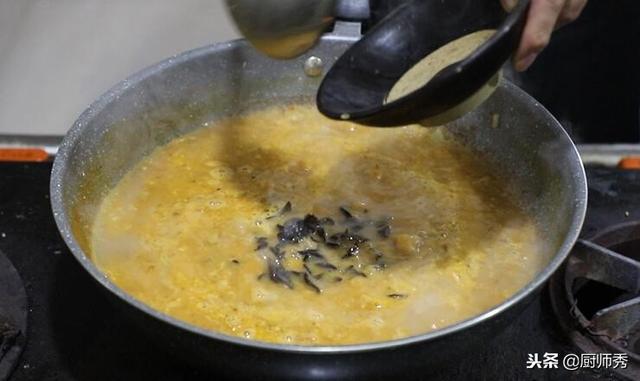 大厨分享中原小吃胡辣汤的制作工艺，做法配比超详细，在家就能做
