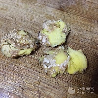 干锅腊鸡～炖香菇
