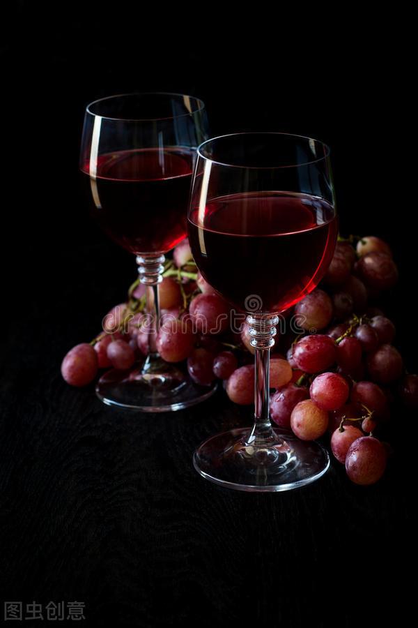 「自制葡萄酒的做法」自制葡萄酒的正确方法 自制葡萄酒能存放多久