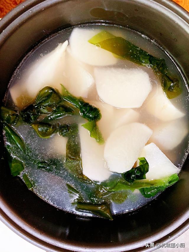 排骨萝卜海带汤，初秋必喝靓汤之一，汤鲜味美，营养健康