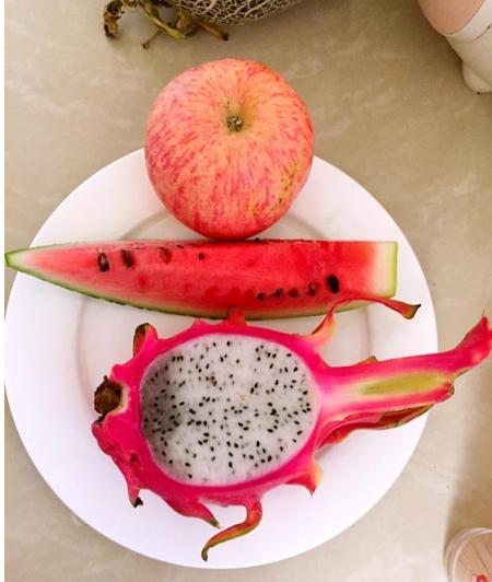 教你做冰凉的西瓜水果拼盘，简单几步，让人食欲大增，降暑又解渴