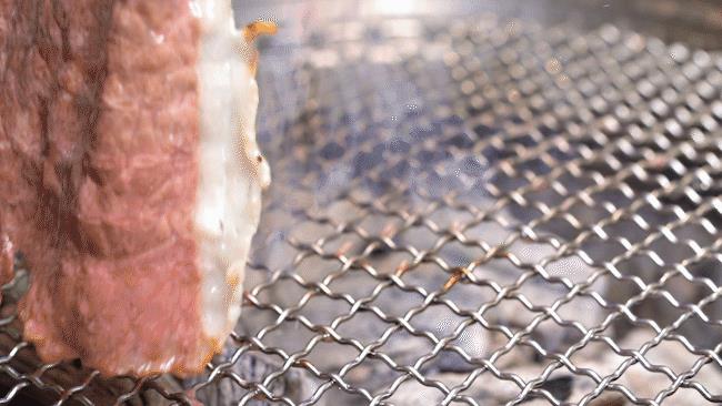 不出国也能吃到正宗韩国烤肉！「爱豚家」让你过足肉瘾