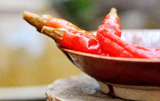 野山椒秘密被泡椒发现啦，这并不是偶然，你也可以自制泡椒的酸爽