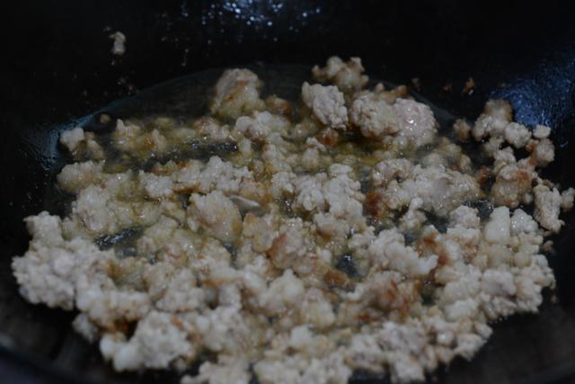 肉末青豆米每次做孩子和老公都直接当主食吃，每周做一次吃不腻