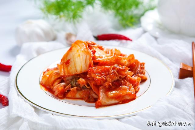 腊月，自制爽口好吃韩式辣白菜，做法简单，推荐3种吃法美味下饭