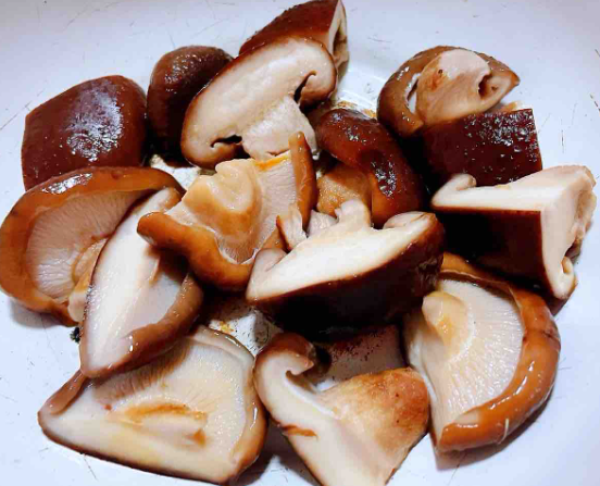 南瓜芋头蘑菇炖牛肉